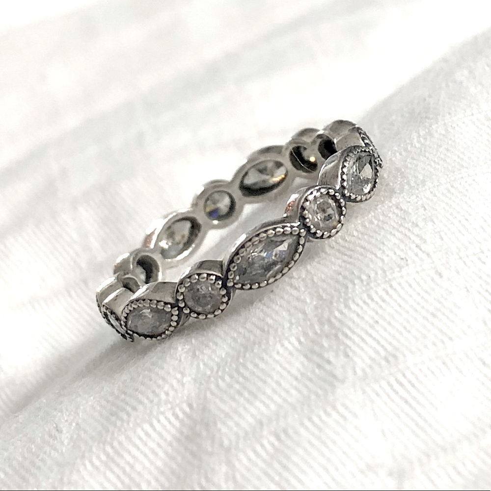 Alluring Brilliant Marquise Ring